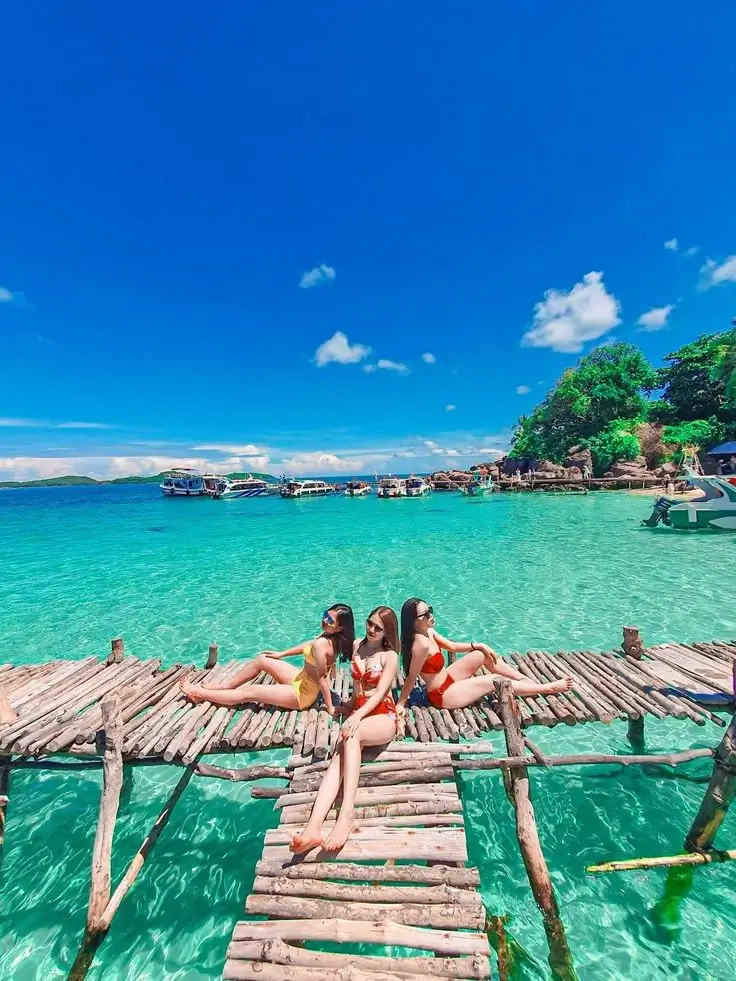Aerial view from inside Hon Thom Cable Car cabin over the sea