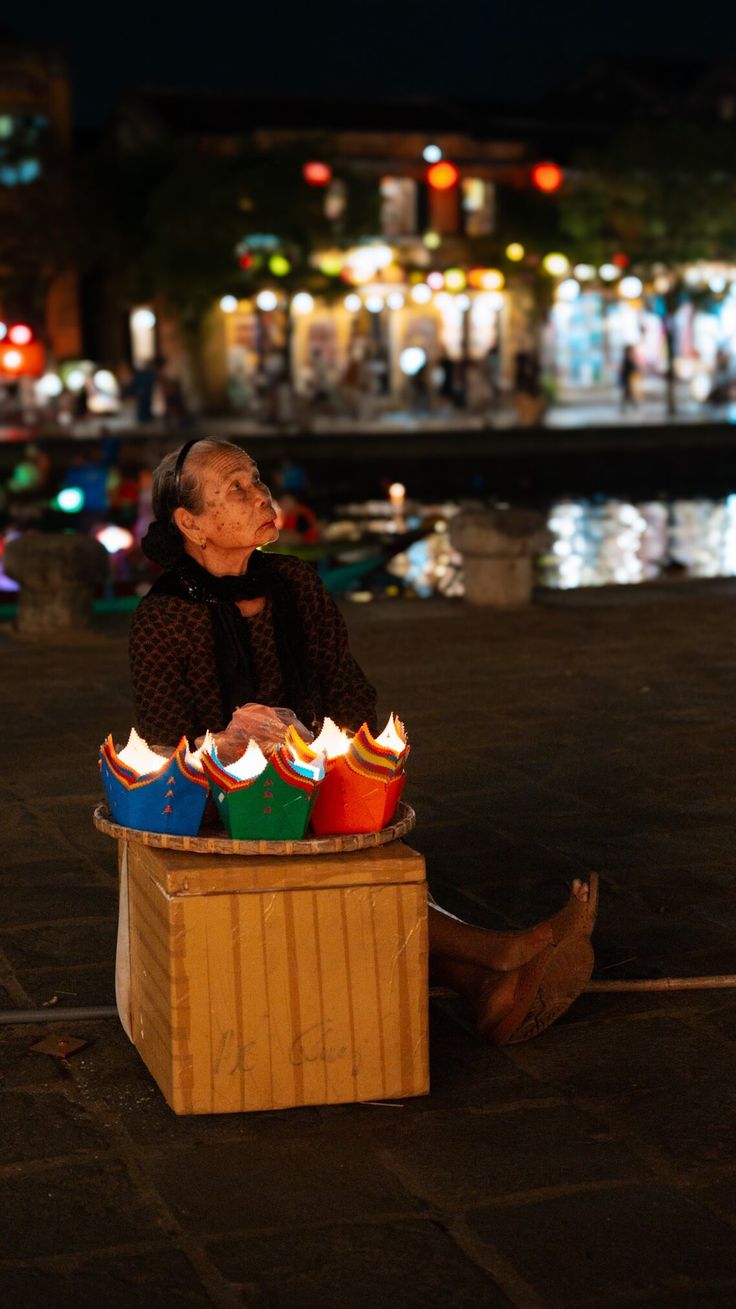 Hoi An - Lantern Release Festival
