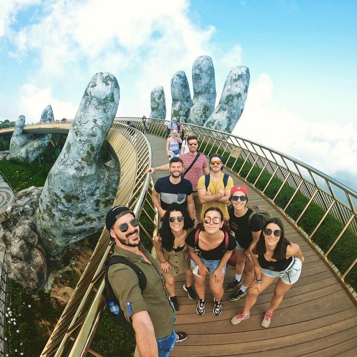 Ba Na Hills - Golden Hand Bridge